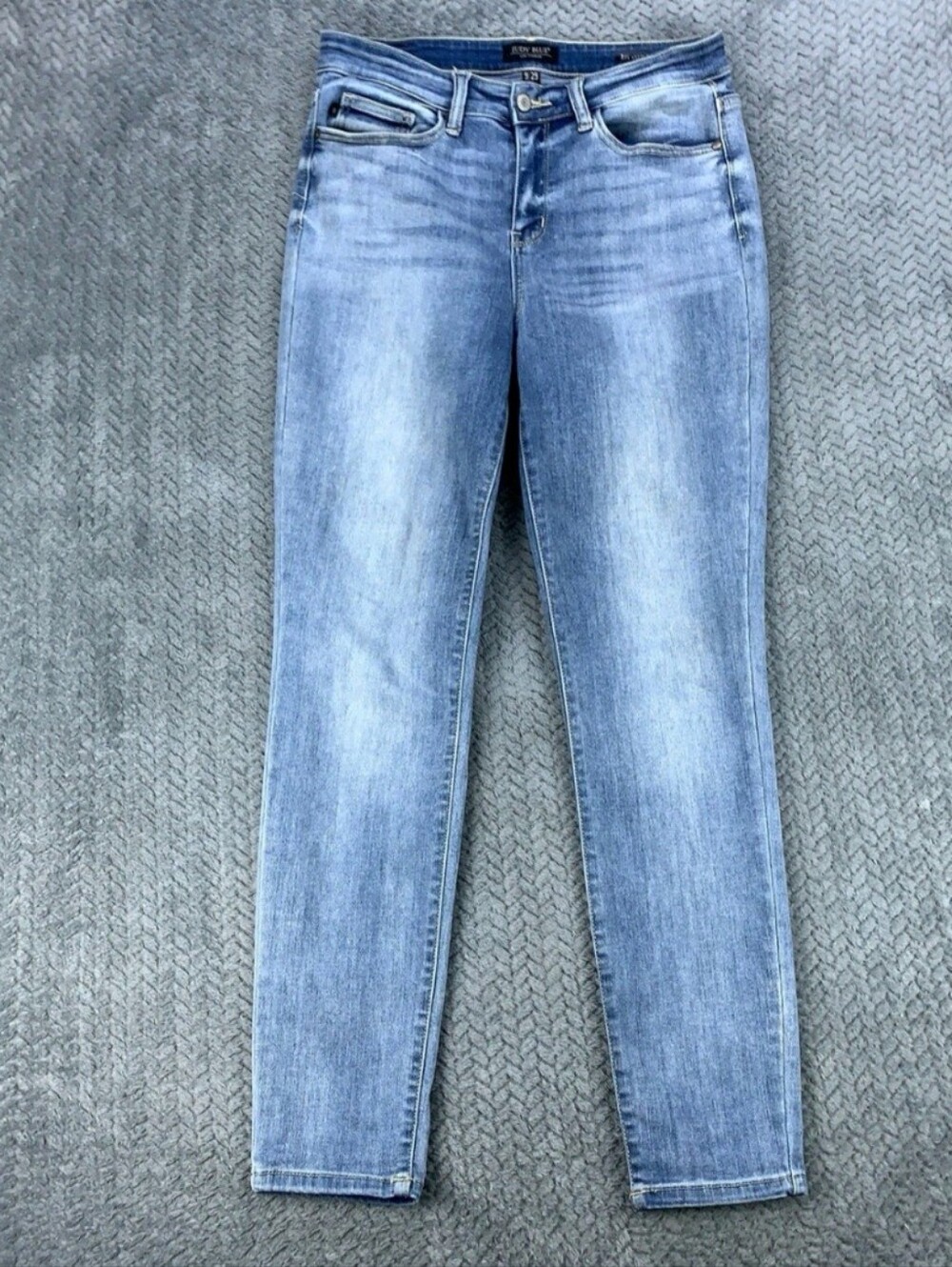 Judy Blue Women's Light Wash Relaxed Fit Straight Leg Jeans